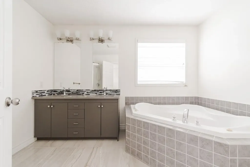 129 Lightbown Way Fort Mcmurray AB T9K 2R1