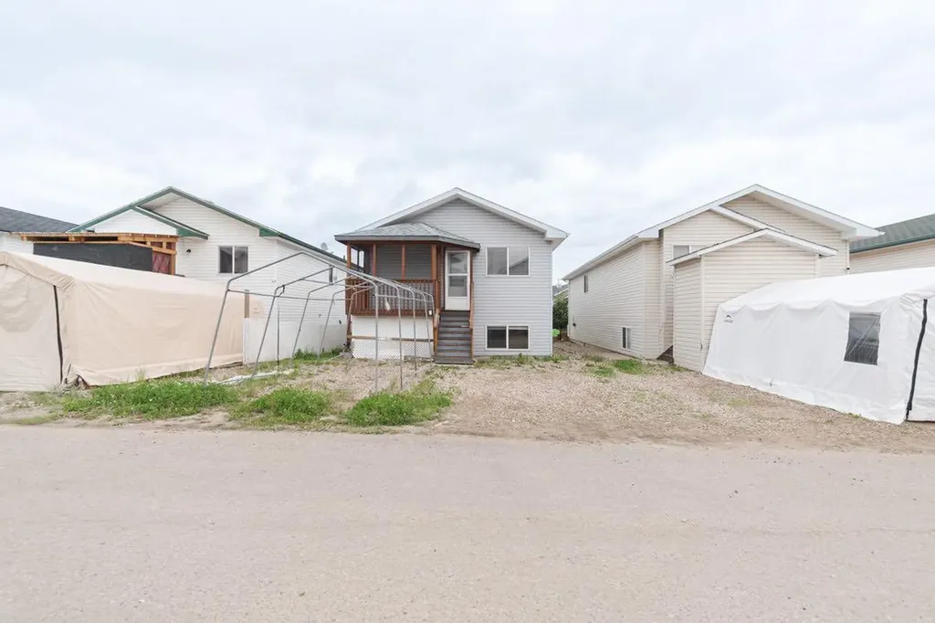 129 Lightbown Way Fort Mcmurray AB T9K 2R1