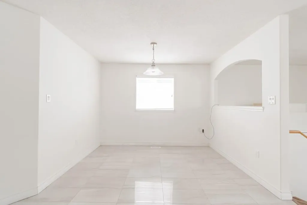 129 Lightbown Way Fort Mcmurray AB T9K 2R1