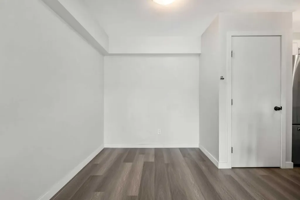 3809 45 Street SW Calgary AB T3E 3H4