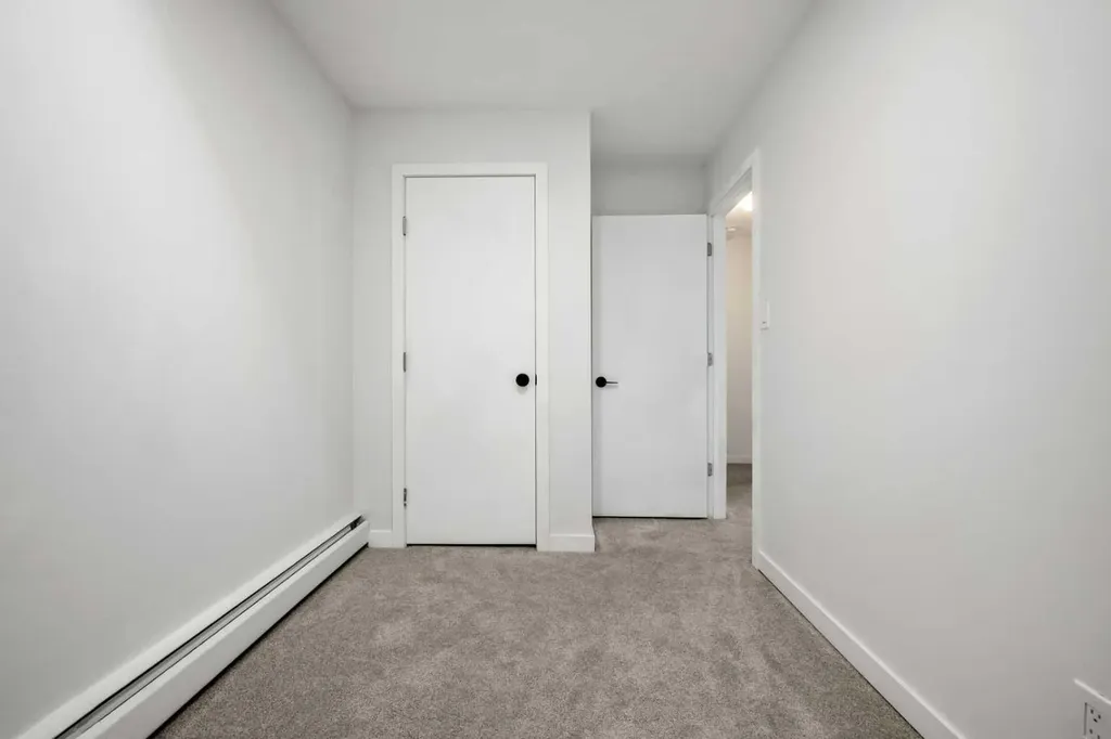 3809 45 Street SW Calgary AB T3E 3H4