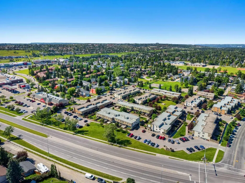 3809 45 Street SW Calgary AB T3E 3H4