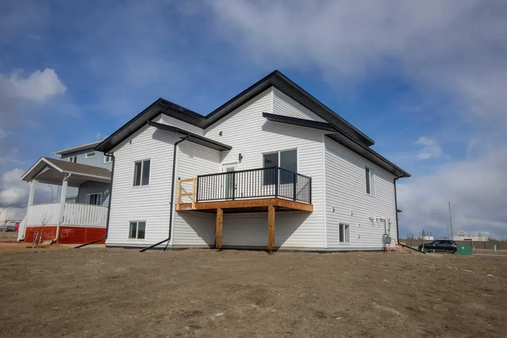8202 87 Street Grande Prairie AB T8V 6J3