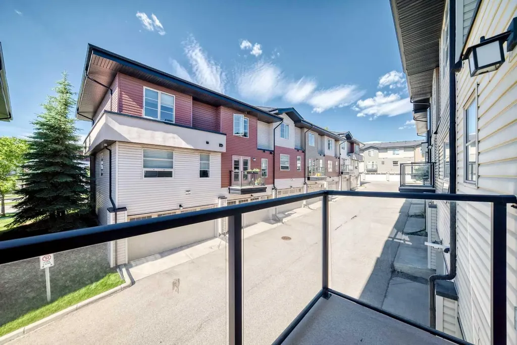 57 Aspen Hills Common SW Calgary AB T3H0R7