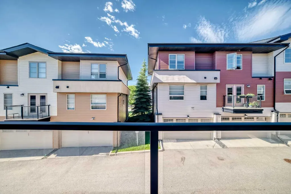 57 Aspen Hills Common SW Calgary AB T3H0R7