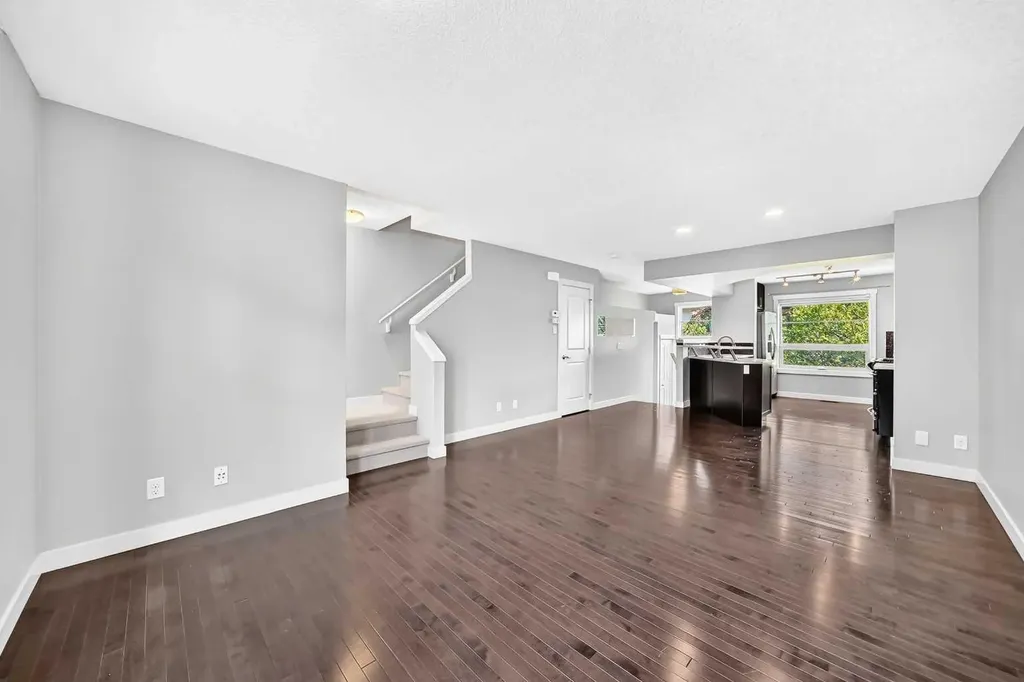 57 Aspen Hills Common SW Calgary AB T3H0R7