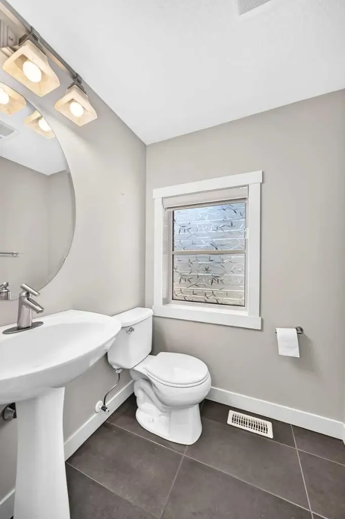 57 Aspen Hills Common SW Calgary AB T3H0R7