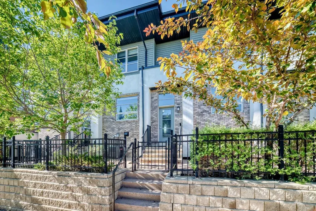 57 Aspen Hills Common SW Calgary AB T3H0R7