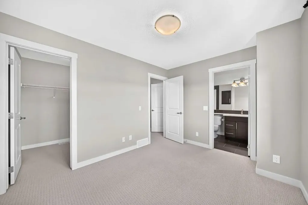 57 Aspen Hills Common SW Calgary AB T3H0R7