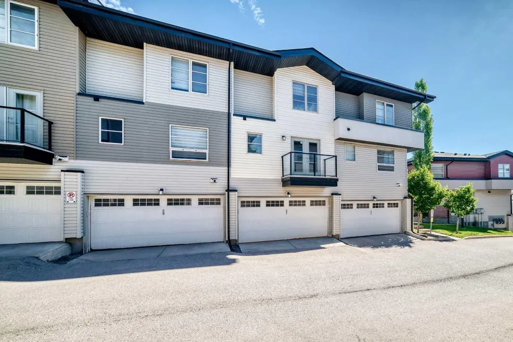 57 Aspen Hills Common SW Calgary AB T3H0R7