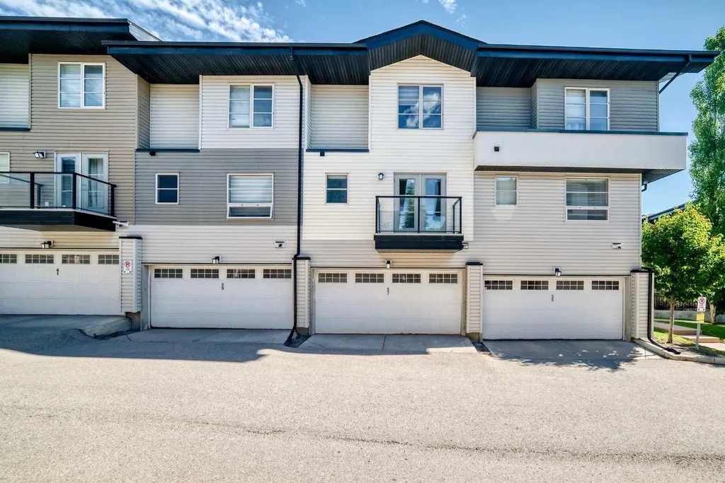 57 Aspen Hills Common SW Calgary AB T3H0R7