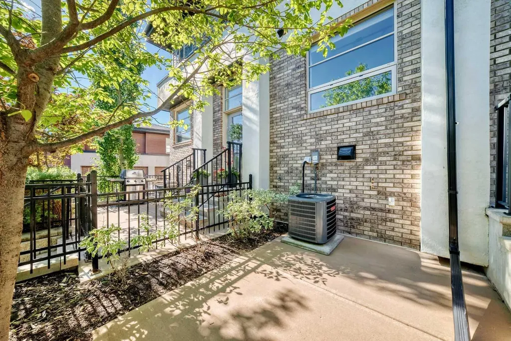 57 Aspen Hills Common SW Calgary AB T3H0R7