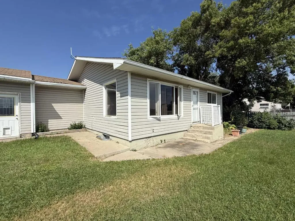 324 3 Avenue E Hanna AB T0J 1P0