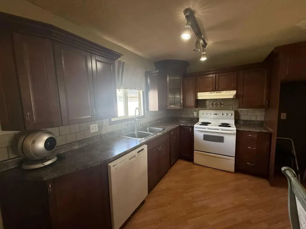 324 3 Avenue E Hanna AB T0J 1P0