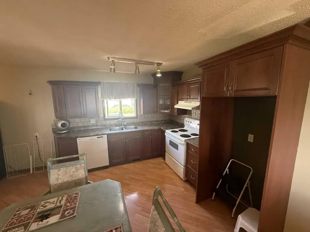 324 3 Avenue E Hanna AB T0J 1P0