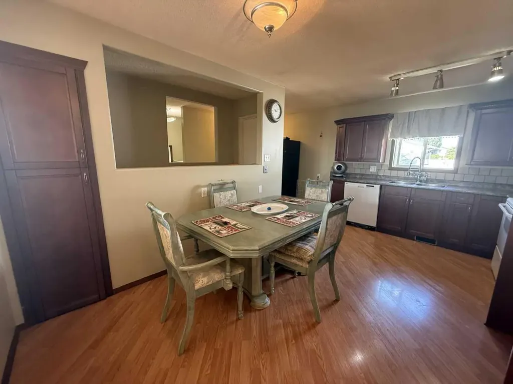 324 3 Avenue E Hanna AB T0J 1P0