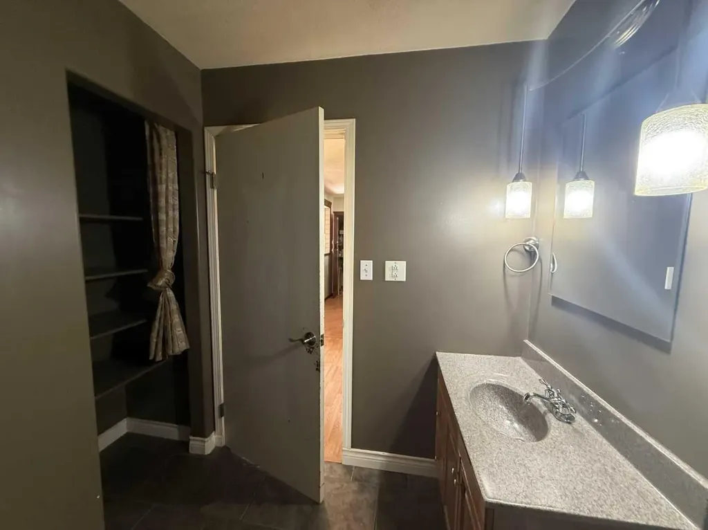 324 3 Avenue E Hanna AB T0J 1P0