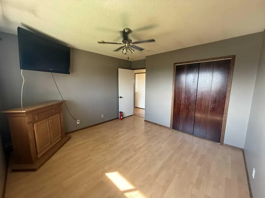 324 3 Avenue E Hanna AB T0J 1P0