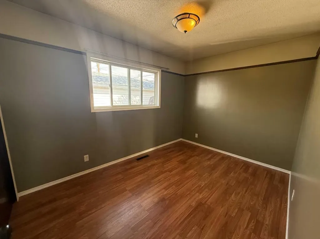 324 3 Avenue E Hanna AB T0J 1P0