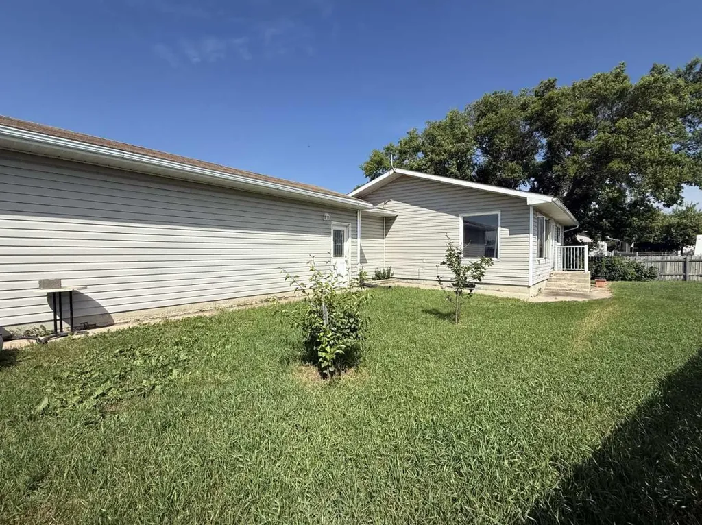 324 3 Avenue E Hanna AB T0J 1P0