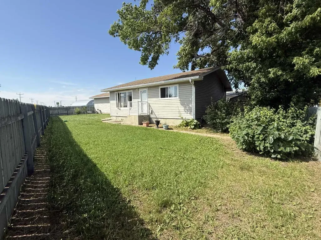 324 3 Avenue E Hanna AB T0J 1P0