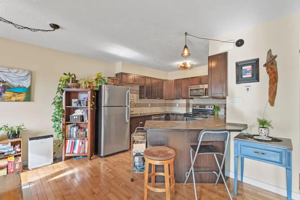 50 8 Avenue High River AB T1V 1E8