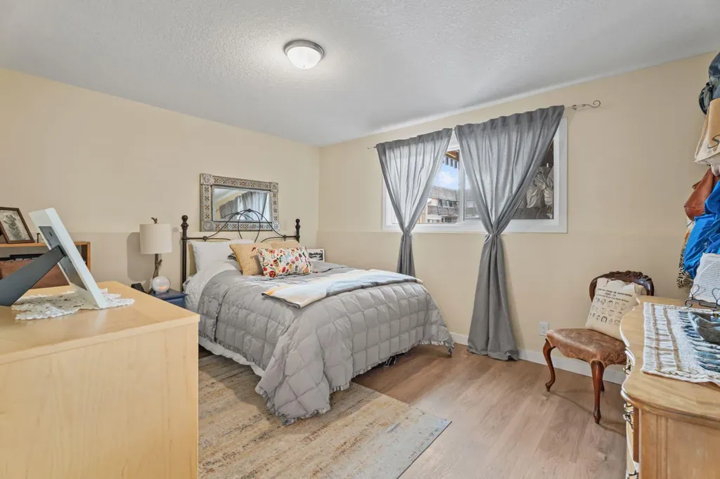 50 8 Avenue High River AB T1V 1E8