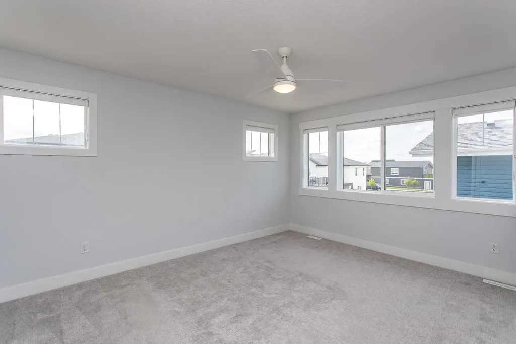 10 Tagish Avenue Red Deer AB T4P 0Y6