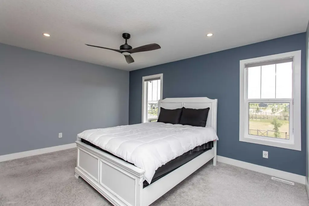 10 Tagish Avenue Red Deer AB T4P 0Y6