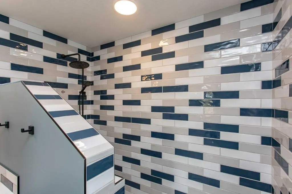 10 Tagish Avenue Red Deer AB T4P 0Y6
