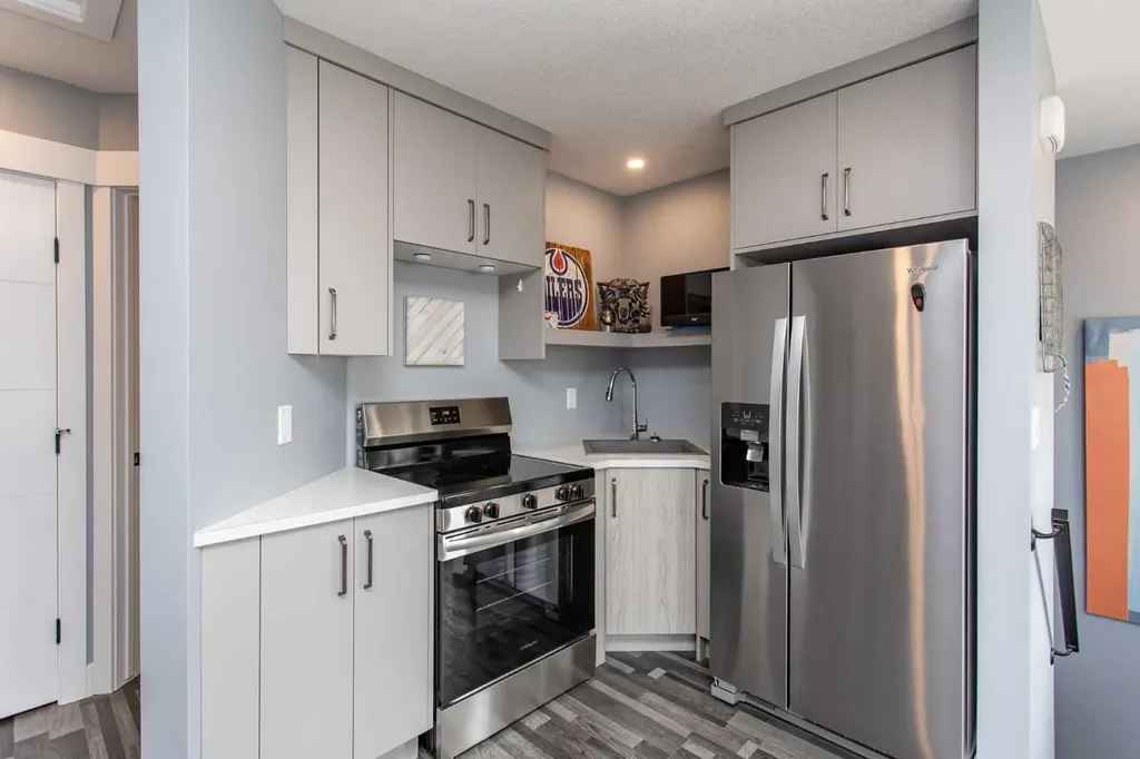 10 Tagish Avenue Red Deer AB T4P 0Y6