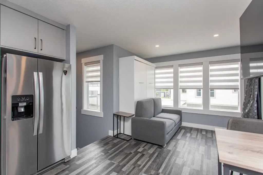 10 Tagish Avenue Red Deer AB T4P 0Y6