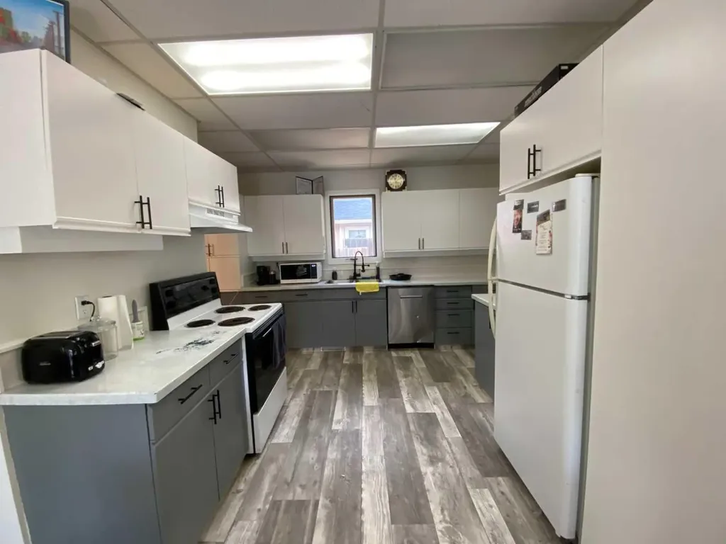814 12 Street N Lethbridge AB T1H 2H6