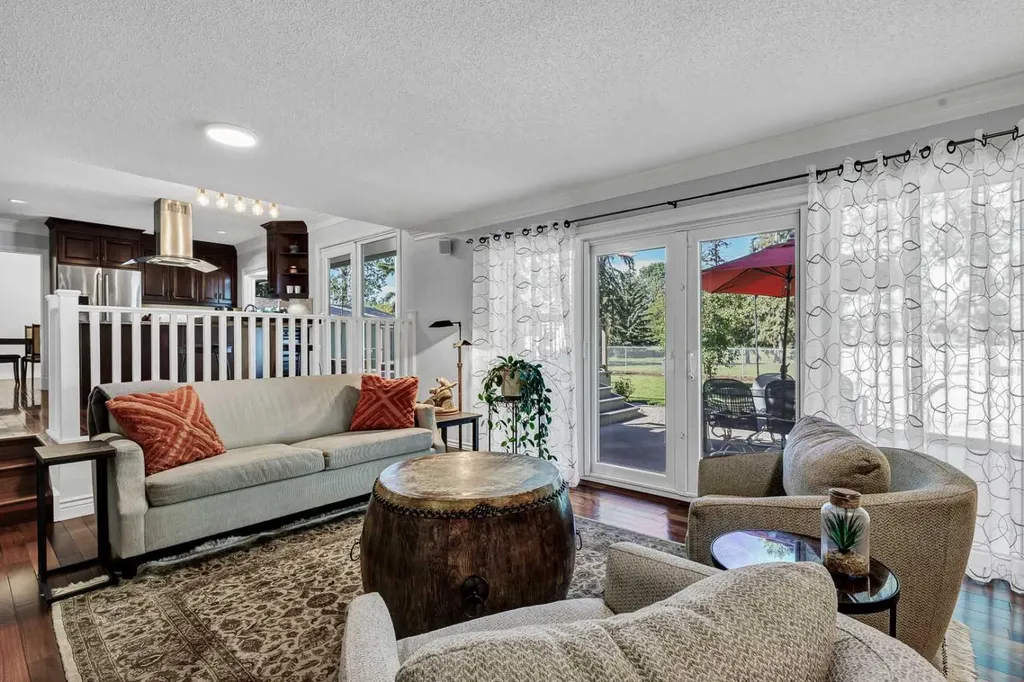 10907 Willowfern Drive SE Calgary AB T2J 1R6