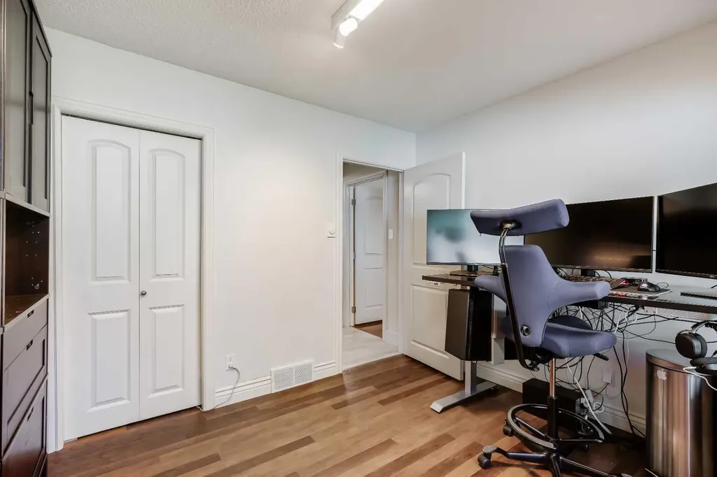 10907 Willowfern Drive SE Calgary AB T2J 1R6