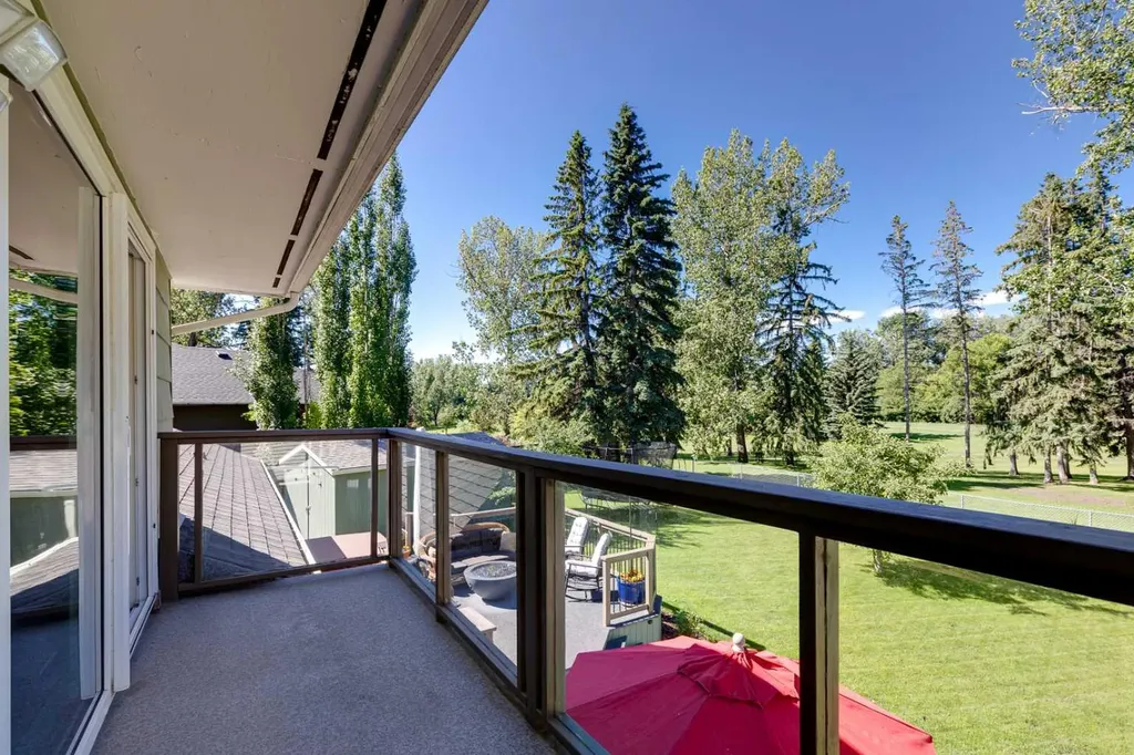 10907 Willowfern Drive SE Calgary AB T2J 1R6