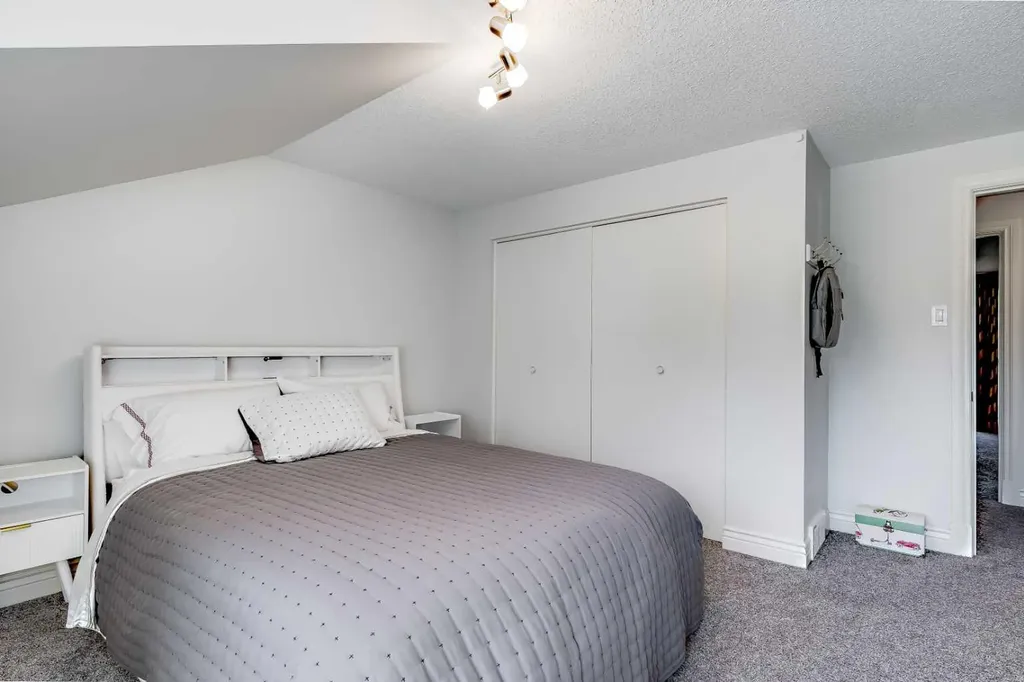 10907 Willowfern Drive SE Calgary AB T2J 1R6