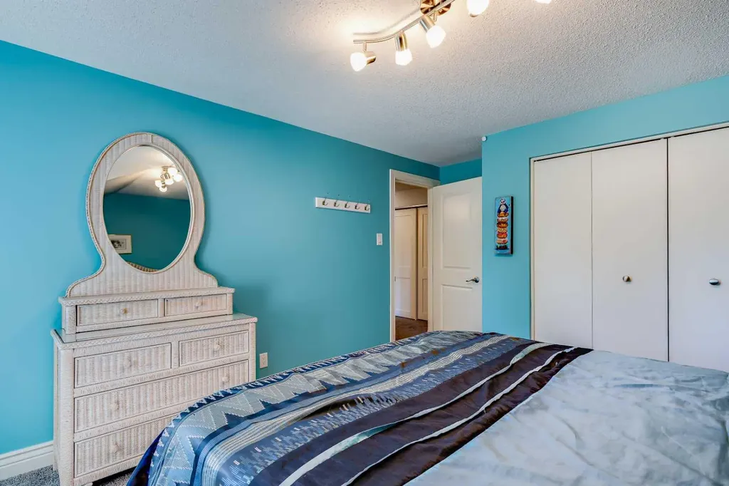 10907 Willowfern Drive SE Calgary AB T2J 1R6
