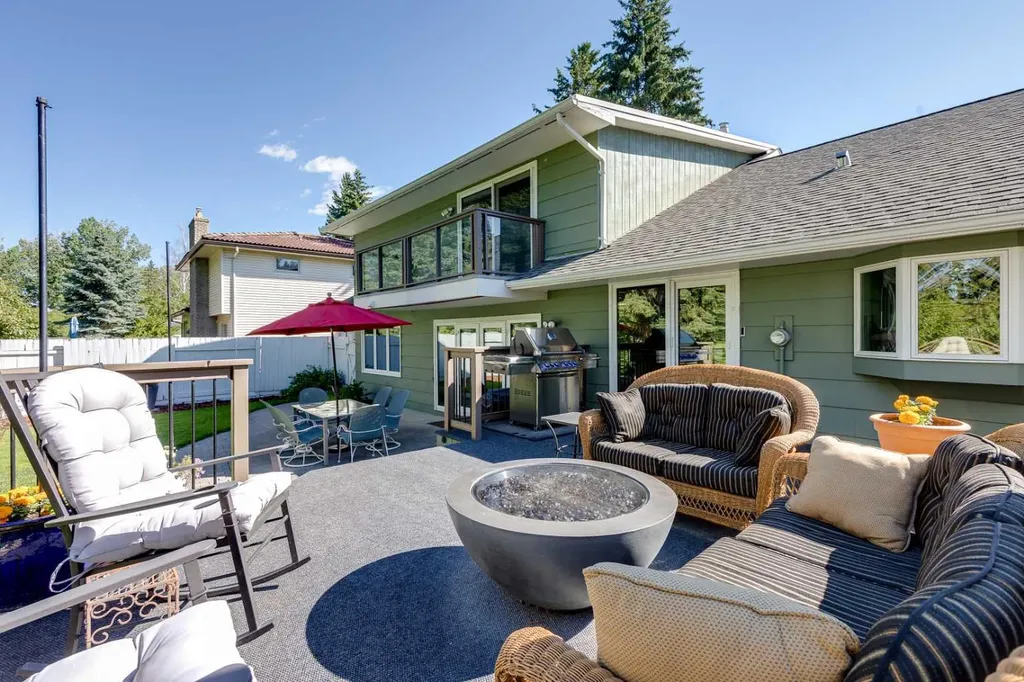 10907 Willowfern Drive SE Calgary AB T2J 1R6