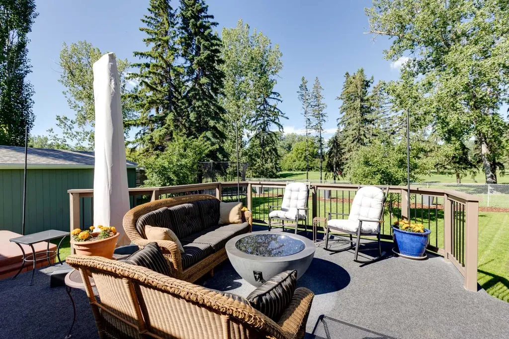 10907 Willowfern Drive SE Calgary AB T2J 1R6
