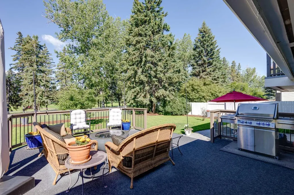 10907 Willowfern Drive SE Calgary AB T2J 1R6