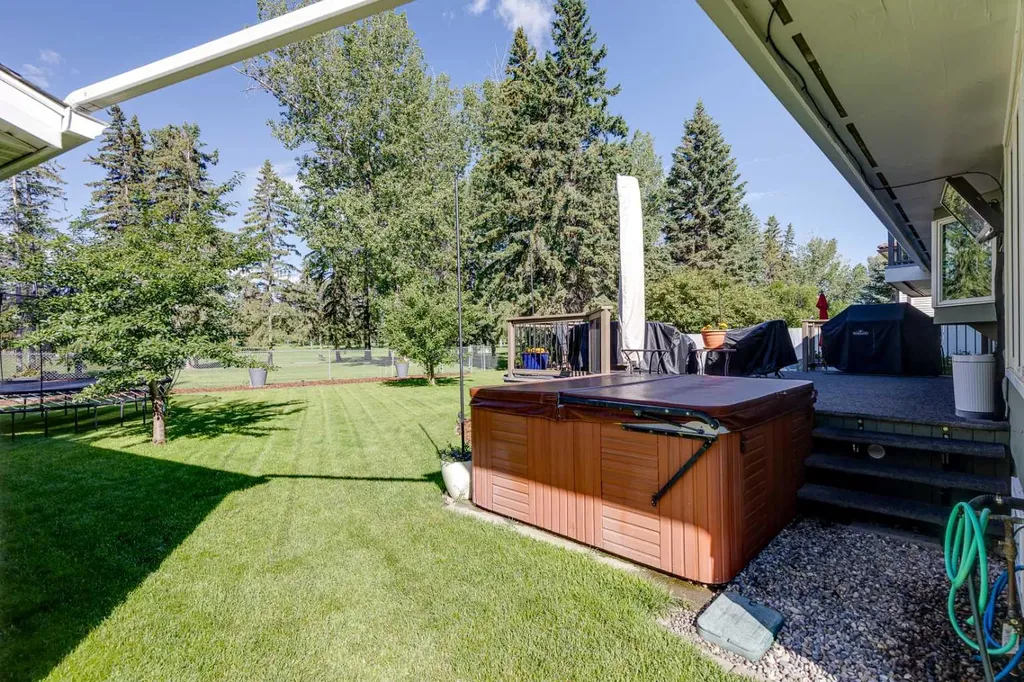 10907 Willowfern Drive SE Calgary AB T2J 1R6