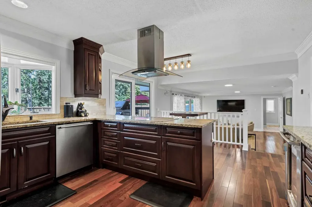 10907 Willowfern Drive SE Calgary AB T2J 1R6