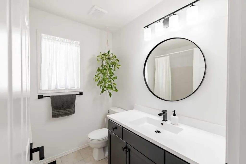 77 Blackfoot Crescent W Lethbridge AB T1K 7P7