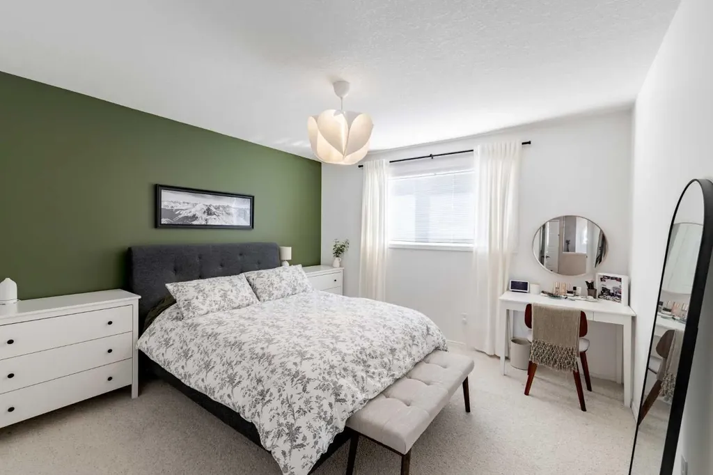 77 Blackfoot Crescent W Lethbridge AB T1K 7P7