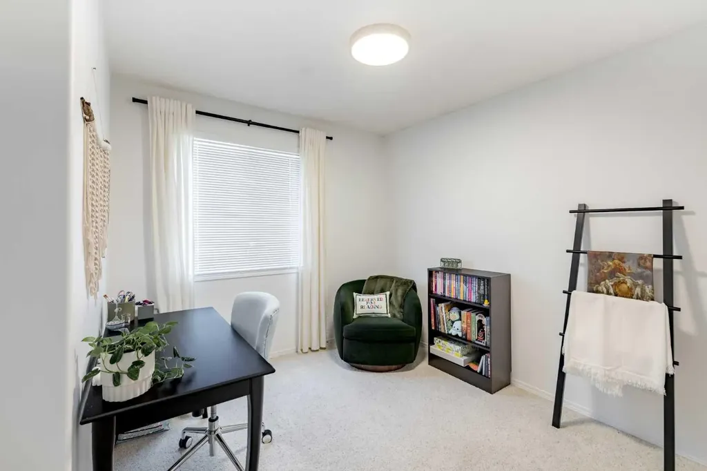 77 Blackfoot Crescent W Lethbridge AB T1K 7P7