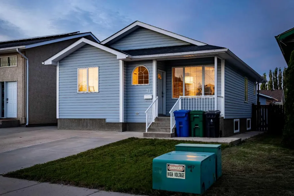 77 Blackfoot Crescent W Lethbridge AB T1K 7P7