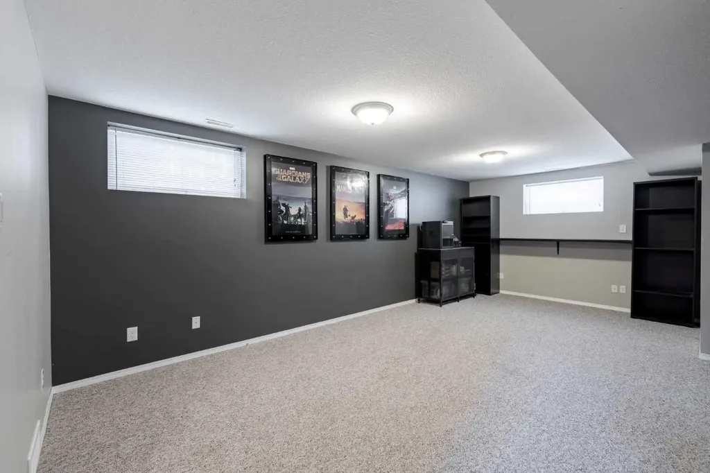 77 Blackfoot Crescent W Lethbridge AB T1K 7P7