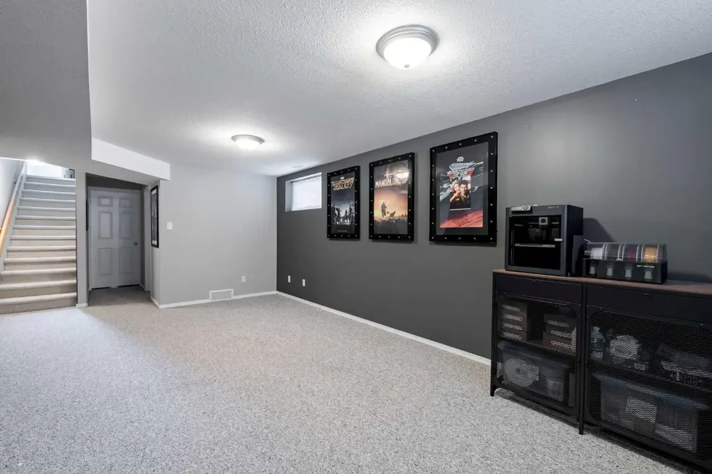 77 Blackfoot Crescent W Lethbridge AB T1K 7P7