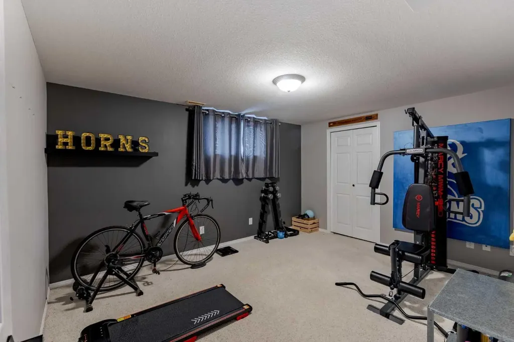 77 Blackfoot Crescent W Lethbridge AB T1K 7P7